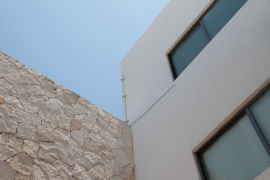 Estudios 56 *